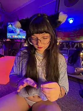 Snapshot of urpuppymoon chatting on March 8, 5:00 am urpuppymoon online show from March 8, 5:00 am