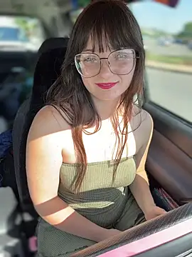 urpuppymoon online show from April 22, 9:05 pm