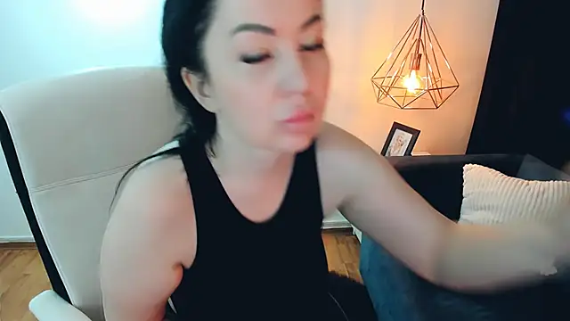 Snapshot of LayaFlow chatting on March 4, 9:15 am LayaFlow online show from March 4, 9:15 am