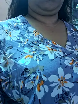 Snapshot of Ravina_patil1 chatting on January 20, 1:42 pm Ravina patil1 online show from January 20, 1:42 pm