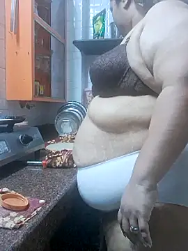 Snapshot of Ravina_patil1 chatting on February 19, 12:22 pm Ravina patil1 online show from February 19, 12:22 pm