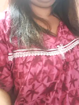 Snapshot of Ravina_patil1 chatting on February 19, 7:38 pm Ravina patil1 online show from February 19, 7:38 pm