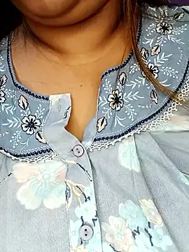 Ravina patil1 online show from November 3, 7:26 pm