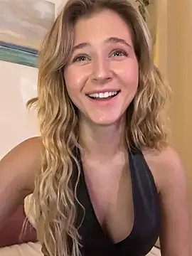 Snapshot of LunaRase chatting on December 27, 2:33 pm LunaRase online show from December 27, 2:33 pm