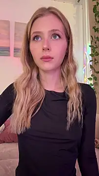 Snapshot of LunaRase chatting on October 23, 10:14 am LunaRase online show from October 23, 10:14 am