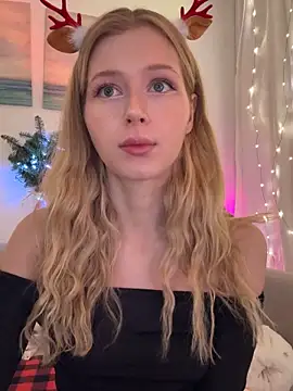 Snapshot of LunaRase chatting on December 22, 2:03 pm LunaRase online show from December 22, 2:03 pm