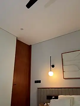 Snapshot of LunaRase chatting on January 10, 7:43 am LunaRase online show from January 10, 7:43 am