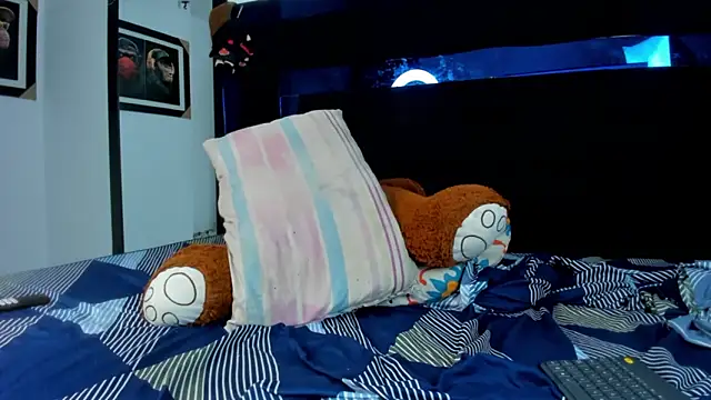 Snapshot of TysonWalkers chatting on November 12, 2:12 am TysonWalkers online show from November 12, 2:12 am