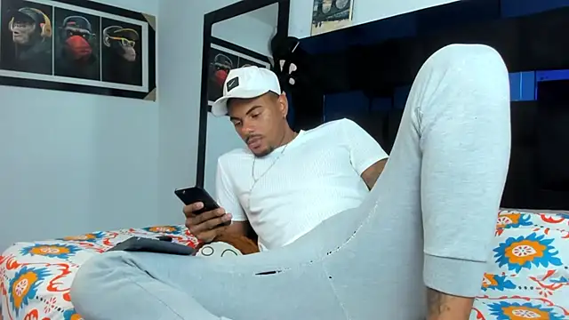 Snapshot of TysonWalkers chatting on November 26, 12:22 am TysonWalkers online show from November 26, 12:22 am