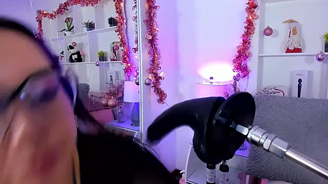 SophyRuiz  online show from December 4, 7:56 pm