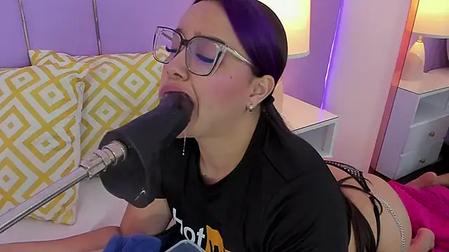 SophyRuiz  online show from April 23, 11:53 am