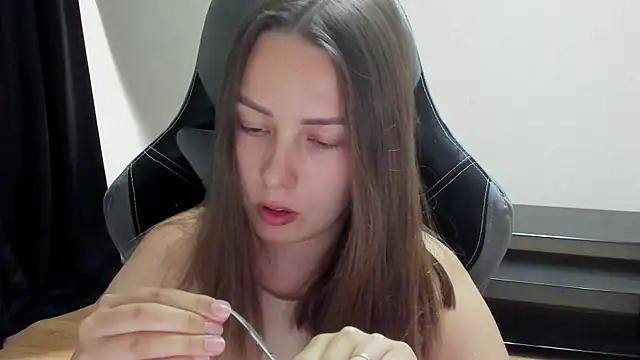 Snapshot of Mia_shy1 chatting on June 25, 10:09 am Mia shy1 online show from June 25, 10:09 am