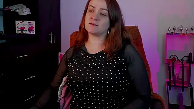 sara goodgirl13 online show from January 4, 10:02 pm