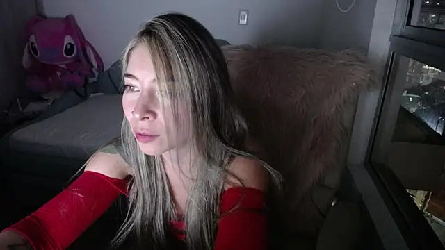 Snapshot of _arianalzate_ chatting on December 13, 11:39 pm arianalzate online show from December 13, 11:39 pm