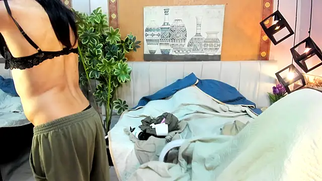 Snapshot of SaraSofia44 chatting on June 6, 8:02 pm SaraSofia44 online show from June 6, 8:02 pm
