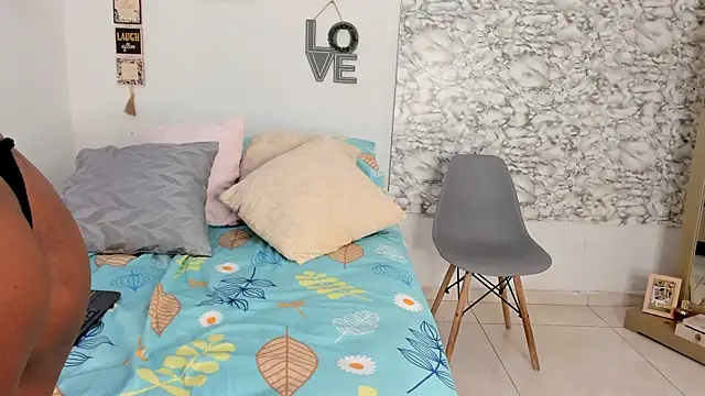 Snapshot of Canhela1 chatting on December 2, 11:56 pm Canhela1 online show from December 2, 11:56 pm