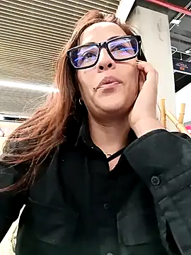 Snapshot of Lena-32 chatting on January 21, 7:28 pm Lena-32 online show from January 21, 7:28 pm