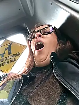 Snapshot of Lena-32 chatting on February 13, 6:27 pm Lena-32 online show from February 13, 6:27 pm