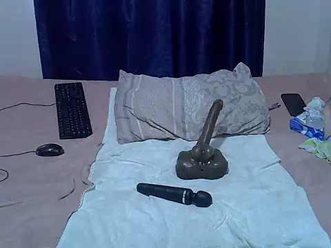 Snapshot of big_ass4 chatting on December 8, 7:37 am big ass4 online show from December 8, 7:37 am