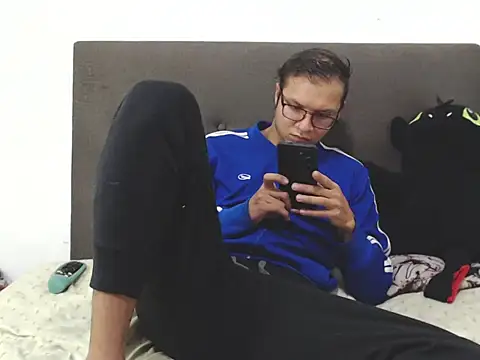 andy loverxx online show from February 8, 1:31 am