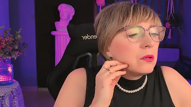 sugar vivien online show from October 4, 1:31 pm