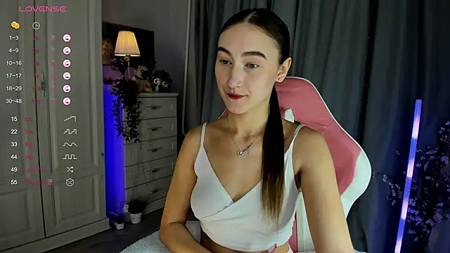 Snapshot of Milemissy chatting on December 5, 10:02 am Milemissy online show from December 5, 10:02 am