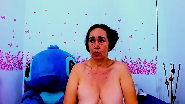 HorniestMilf online show from June 13, 8:07 pm