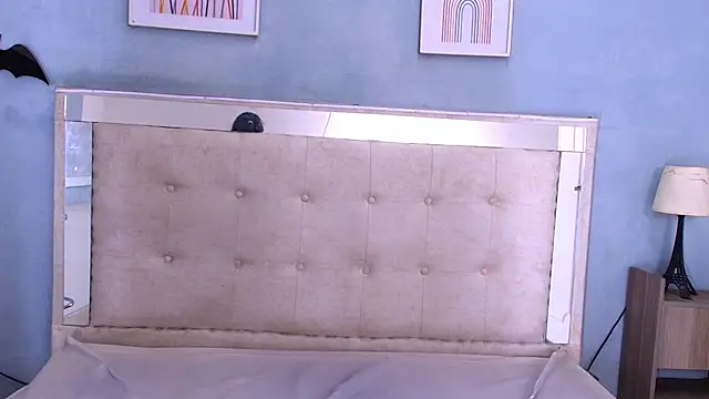 Mels  online show from November 25, 4:29 pm