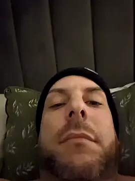 Snapshot of Joinus1988 chatting on December 14, 9:52 pm Joinus1988 online show from December 14, 9:52 pm