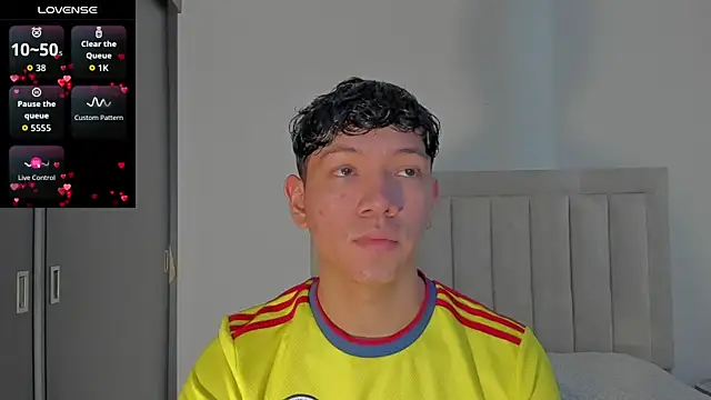 Snapshot of JulianRose_1 chatting on July 3, 12:11 pm JulianRose 1 online show from July 3, 12:11 pm