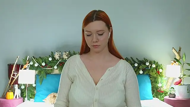 Snapshot of MileyMiller chatting on December 21, 2:15 pm MileyMiller online show from December 21, 2:15 pm