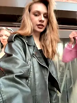 Snapshot of TwixCouple chatting on November 1, 2:08 pm TwixCouple online show from November 1, 2:08 pm