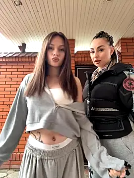 Snapshot of TwixCouple chatting on November 16, 1:06 pm TwixCouple online show from November 16, 1:06 pm