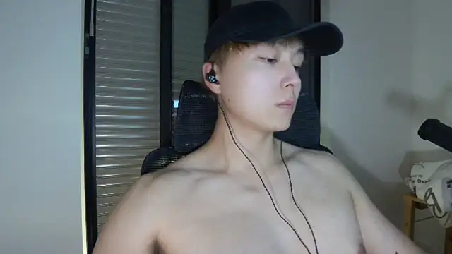 Snapshot of Tkcqcc chatting on March 2, 3:37 pm Tkcqcc online show from March 2, 3:37 pm