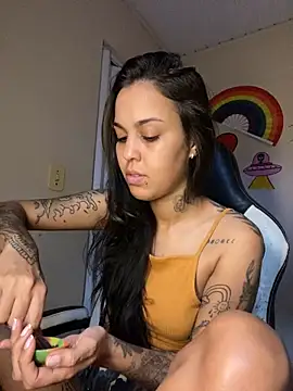 Snapshot of poliannaxx chatting on September 19, 2:46 am poliannaxx online show from September 19, 2:46 am