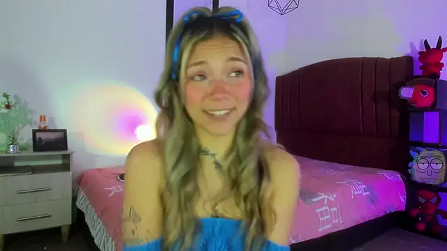 Snapshot of alisson_zafiro_ chatting on December 17, 9:17 am alisson zafiro online show from December 17, 9:17 am