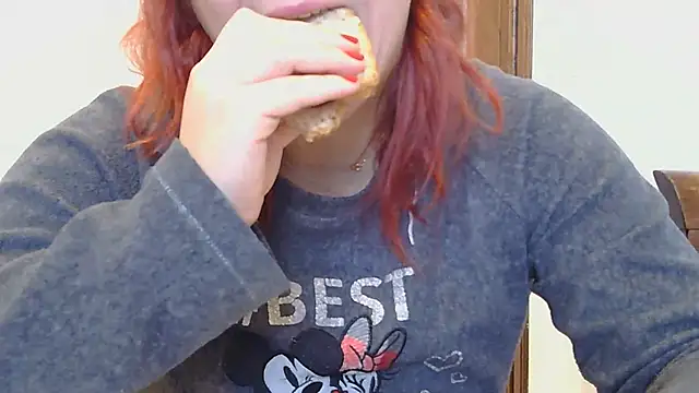 Snapshot of xxcatwomanxx chatting on February 24, 12:05 pm xxcatwomanxx online show from February 24, 12:05 pm