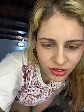 Snapshot of FlorBich chatting on January 26, 7:32 am FlorBich online show from January 26, 7:32 am