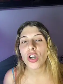 Snapshot of FlorBich chatting on November 18, 8:13 pm FlorBich online show from November 18, 8:13 pm