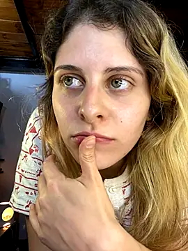 Snapshot of FlorBich chatting on November 21, 3:05 am FlorBich online show from November 21, 3:05 am