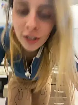 Snapshot of FlorBich chatting on November 30, 6:28 am FlorBich online show from November 30, 6:28 am