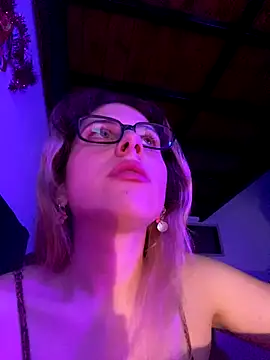 Snapshot of FlorBich chatting on December 22, 7:49 am FlorBich online show from December 22, 7:49 am