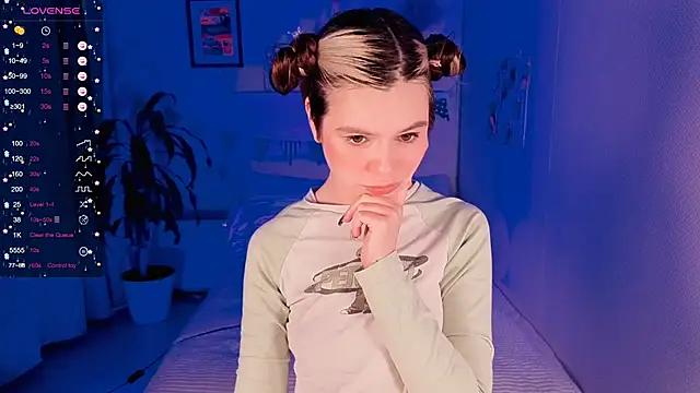 Lil Amelie online show from September 28, 2:55 pm