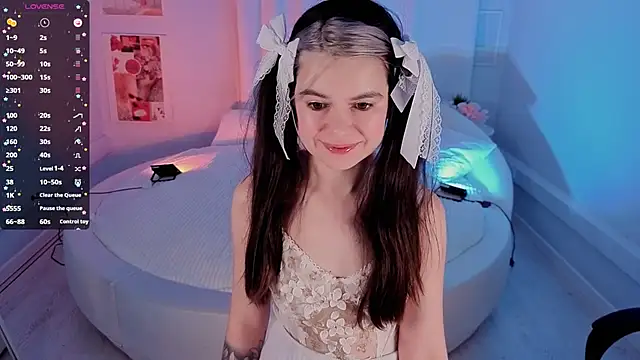 Lil Amelie online show from October 11, 7:29 am