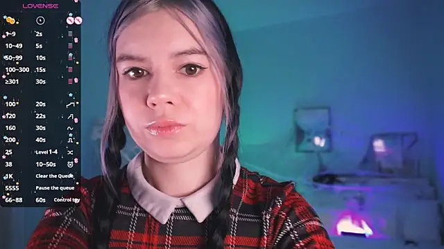 Lil Amelie online show from October 16, 8:15 am