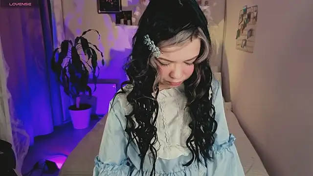 Lil Amelie online show from November 11, 9:42 am