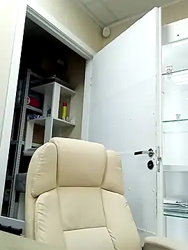 FantasyMichelle online show from January 12, 7:00 am