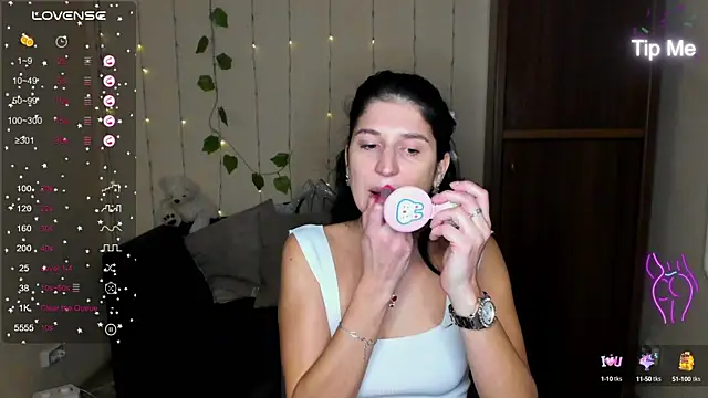 Alianna Solo Kisses online show from January 25, 12:26 pm