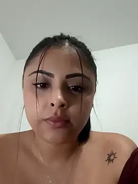 Snapshot of MelannyBell chatting on March 16, 7:17 pm MelannyBell online show from March 16, 7:17 pm