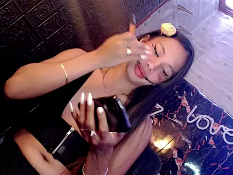 whiteladyboy online show from October 29, 7:04 pm